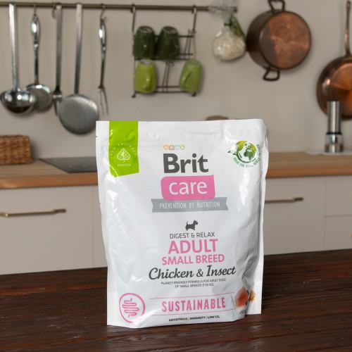 Корм для собак малих порід Brit Care Dog Sustainable Adult Small Breed з куркою та комахами, 1 кг - Зображення 3